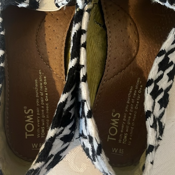 Toms hounds tooth shoes women’s size 8.5 - Picture 5 of 5